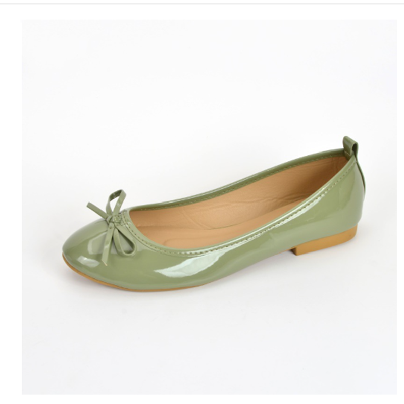 Butterfly Rubber Sheet - Sepatu wanita kulit paten ujung bulat